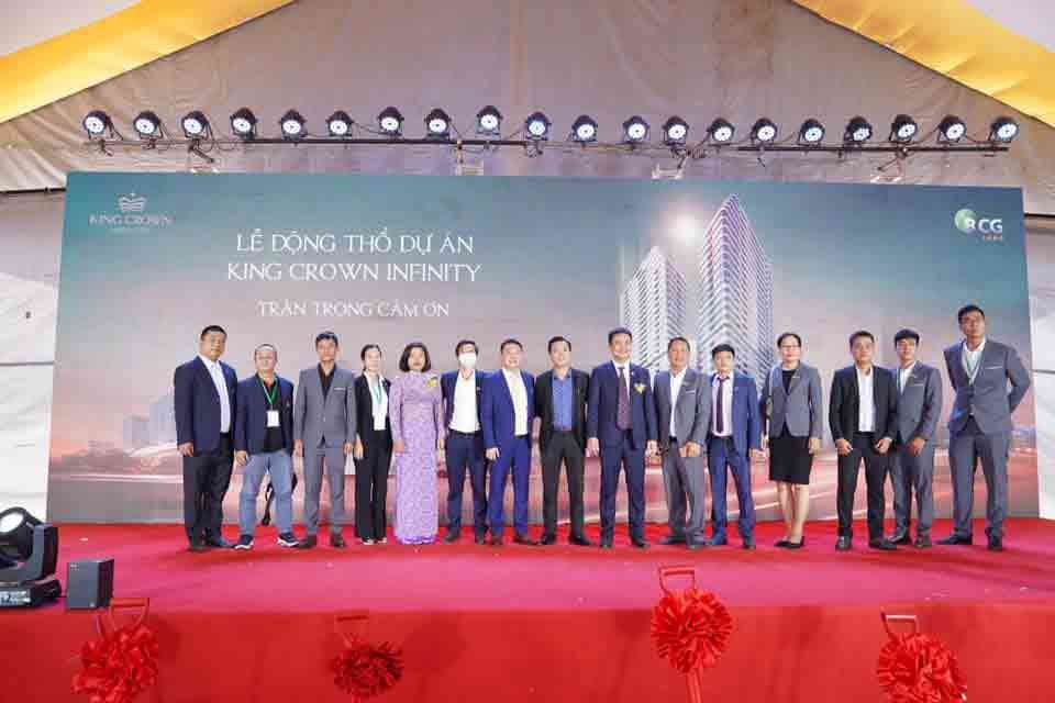 HÌNH ẢNH KHÁCH MỜI THAM DỰ LỄ ĐỘNG THỔ DỰ ÁN KING CROWN INFINITY